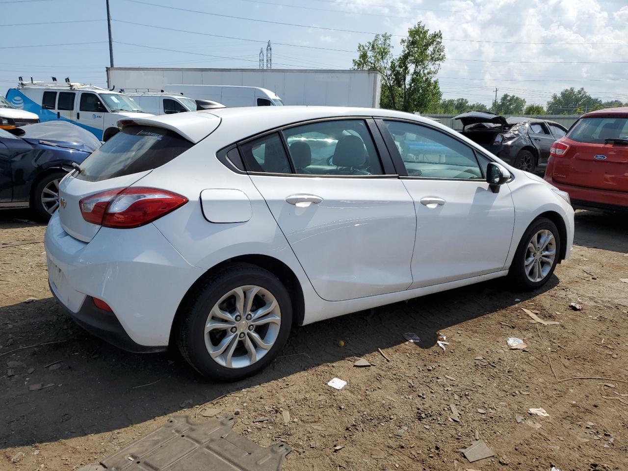 Chevrolet Cruze Ls Image 3
