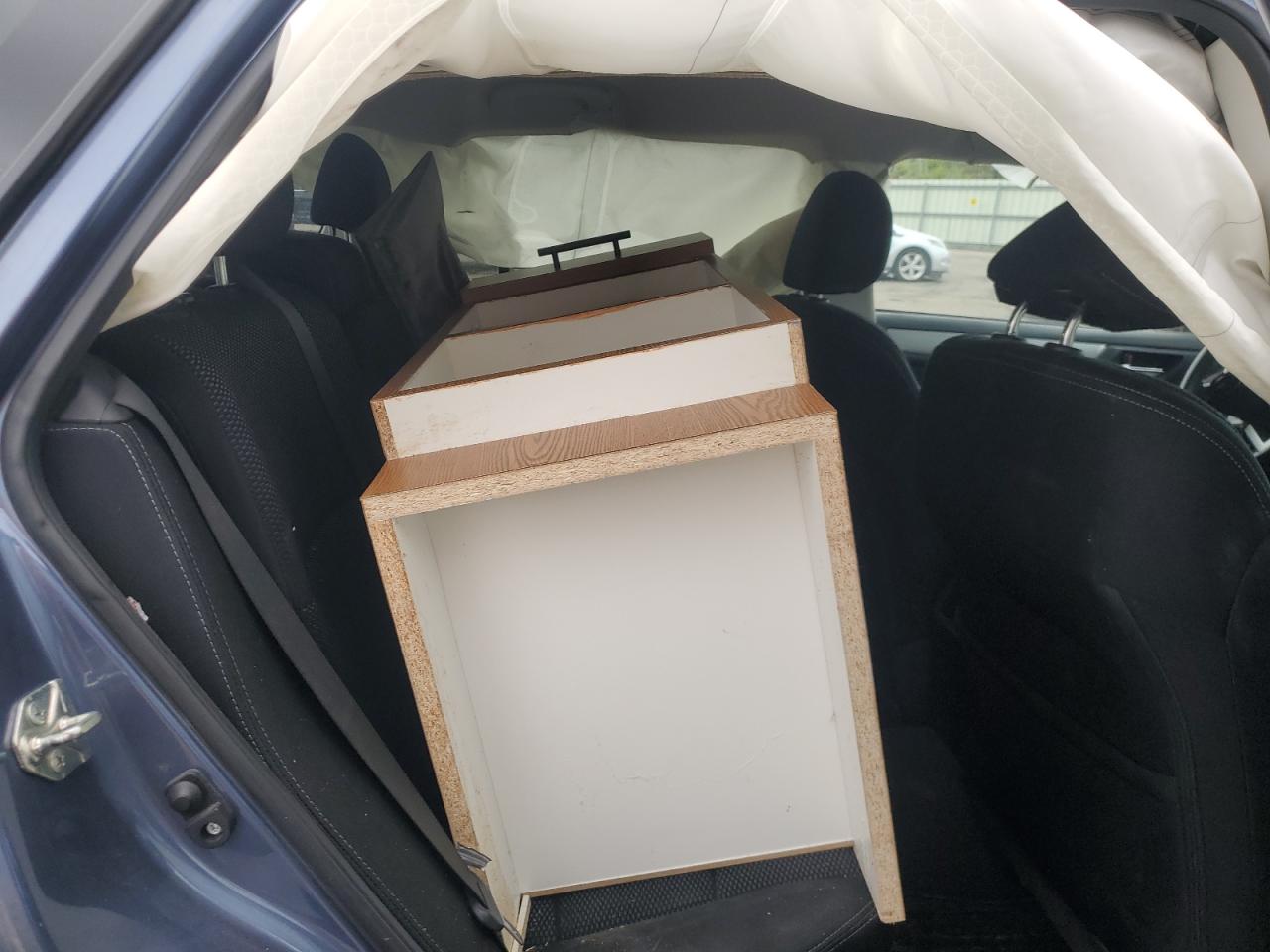 Subaru Outback 2.5i Premium Image 9