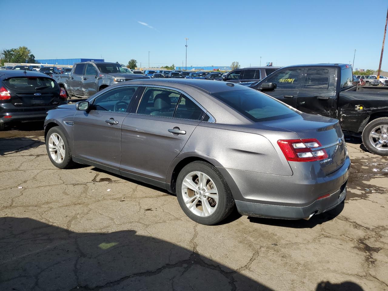 Ford Taurus Sel Image 2