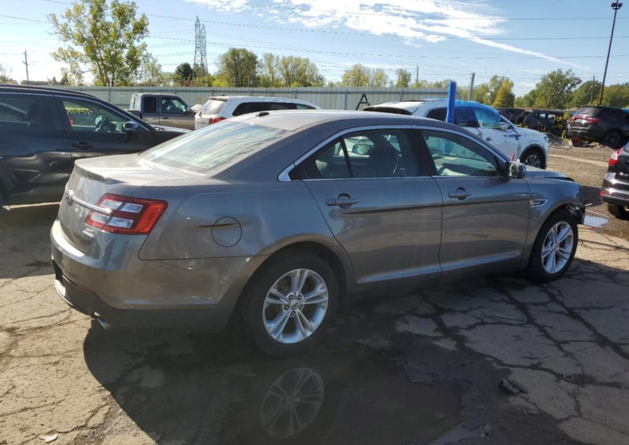 Ford Taurus Sel Image 9