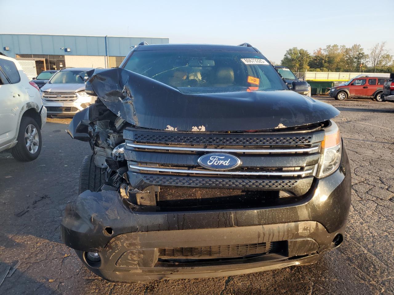 Ford Explorer Limited Image 3