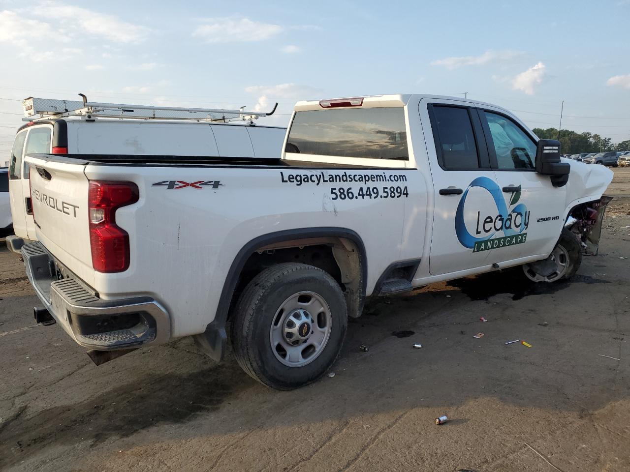 Chevrolet Silverado K2500 Heavy Duty Image 3