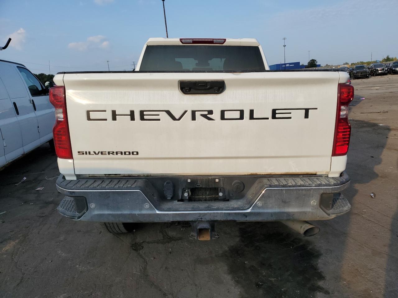 Chevrolet Silverado K2500 Heavy Duty Image 8