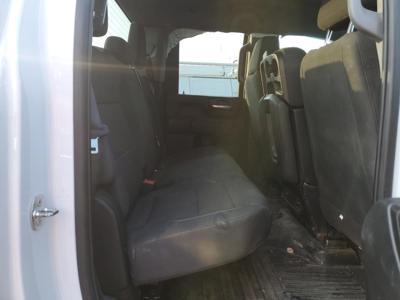 Chevrolet Silverado K2500 Heavy Duty Image 6