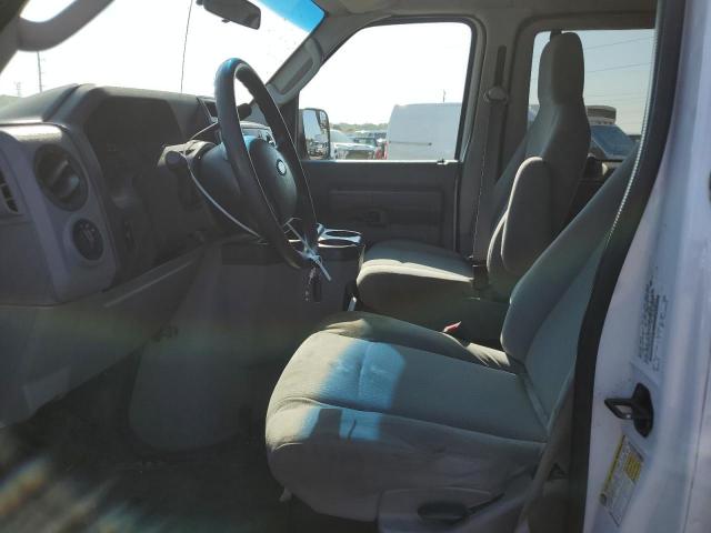 Ford Econoline E350 Super Duty Wagon Image 13