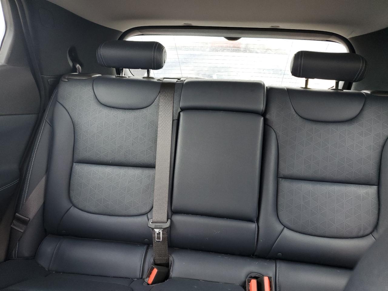 Chevrolet Bolt Premier Image 5