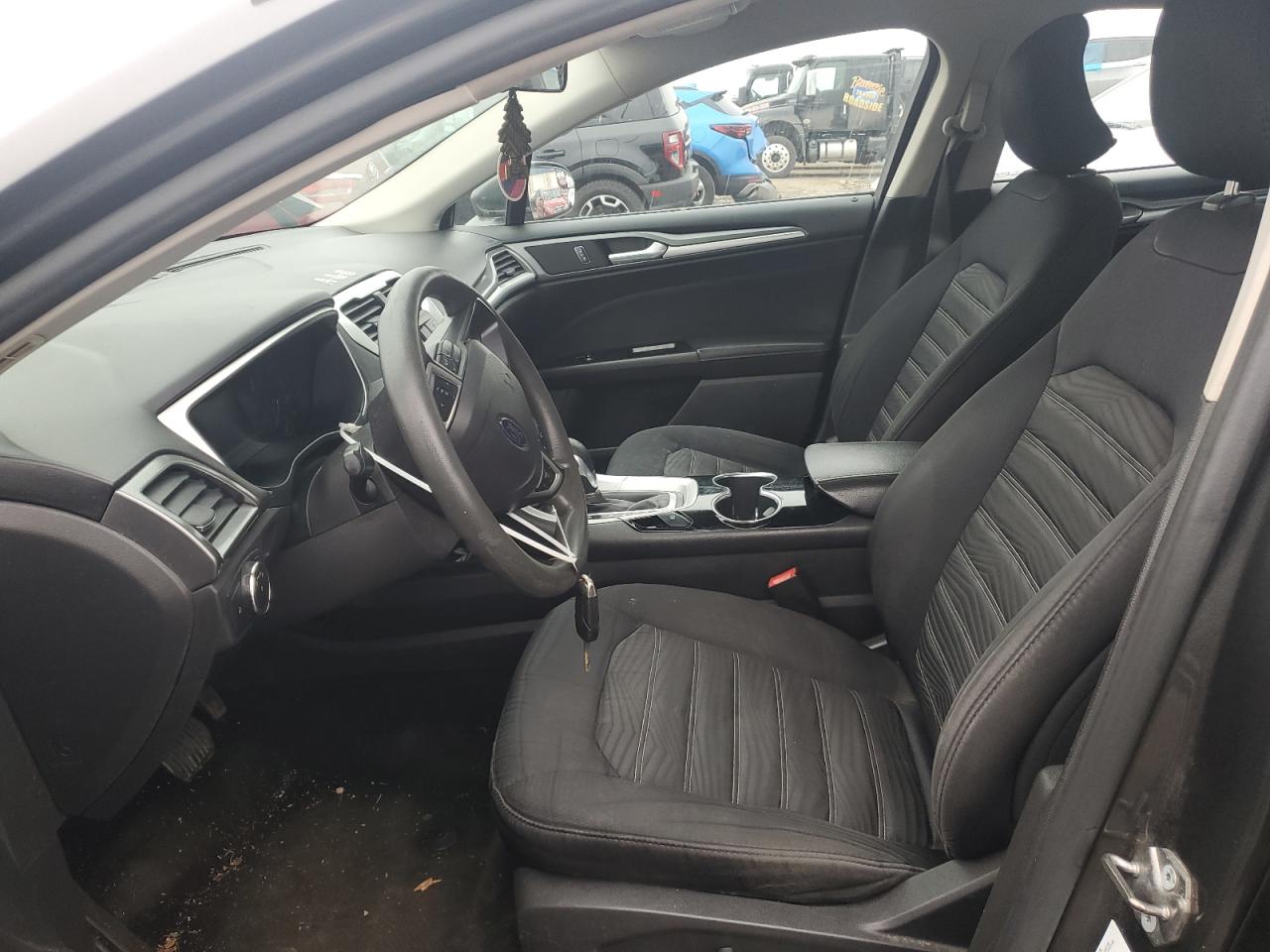 Ford Fusion Se Image 4