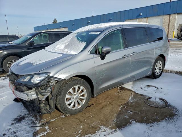  Salvage Chrysler Pacifica