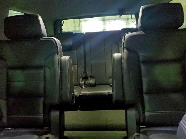 GMC Yukon Denali Image 14