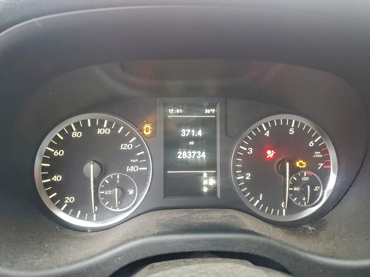 Mercedes-Benz Metris Image 9