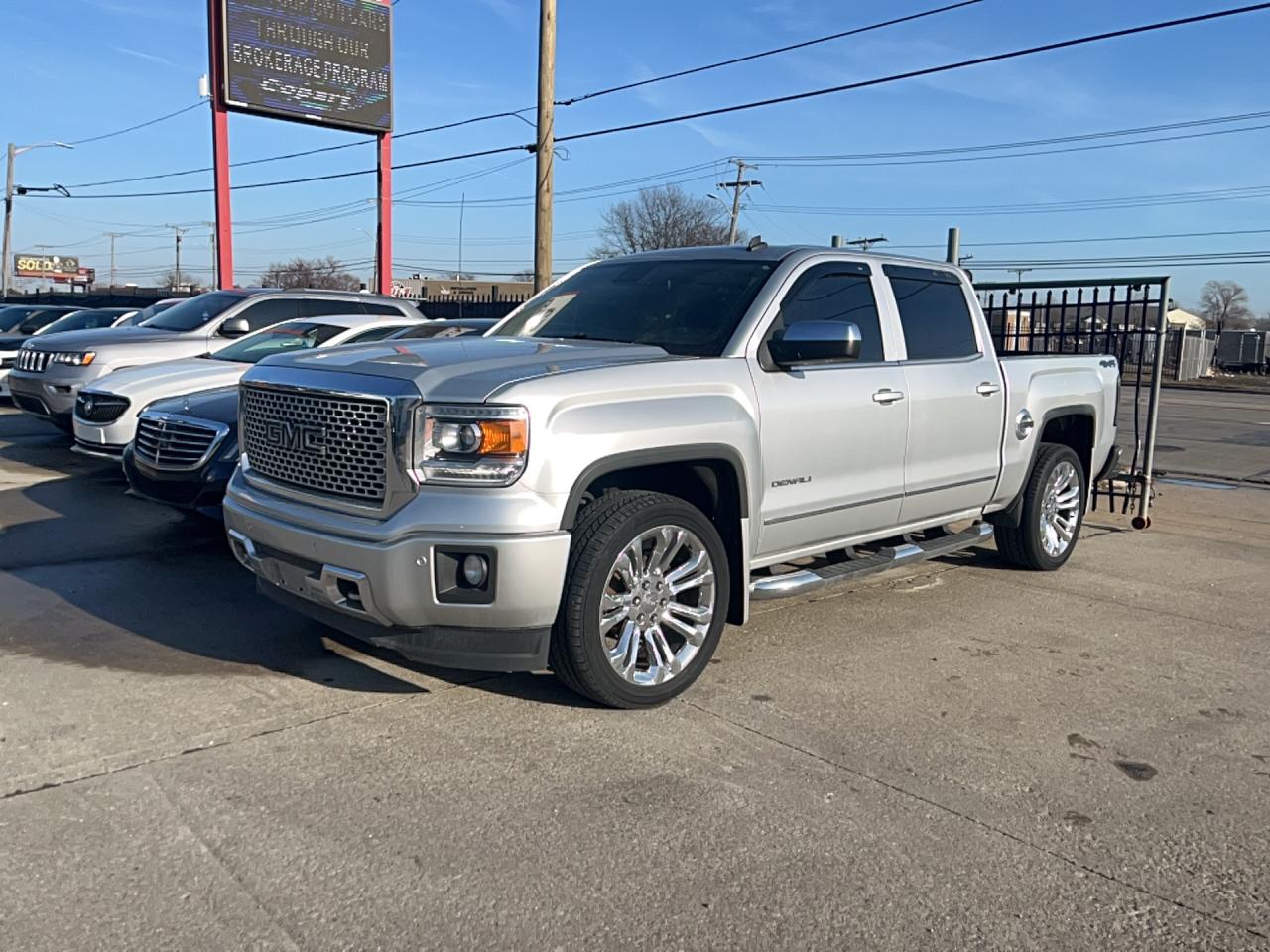 GMC Sierra K1500 Denali Image 3