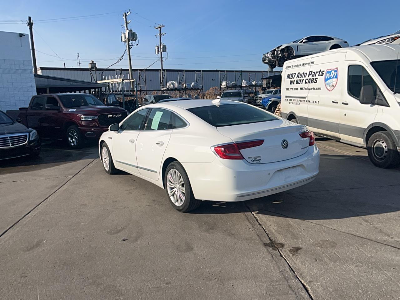 Buick LaCrosse Essence Image 4