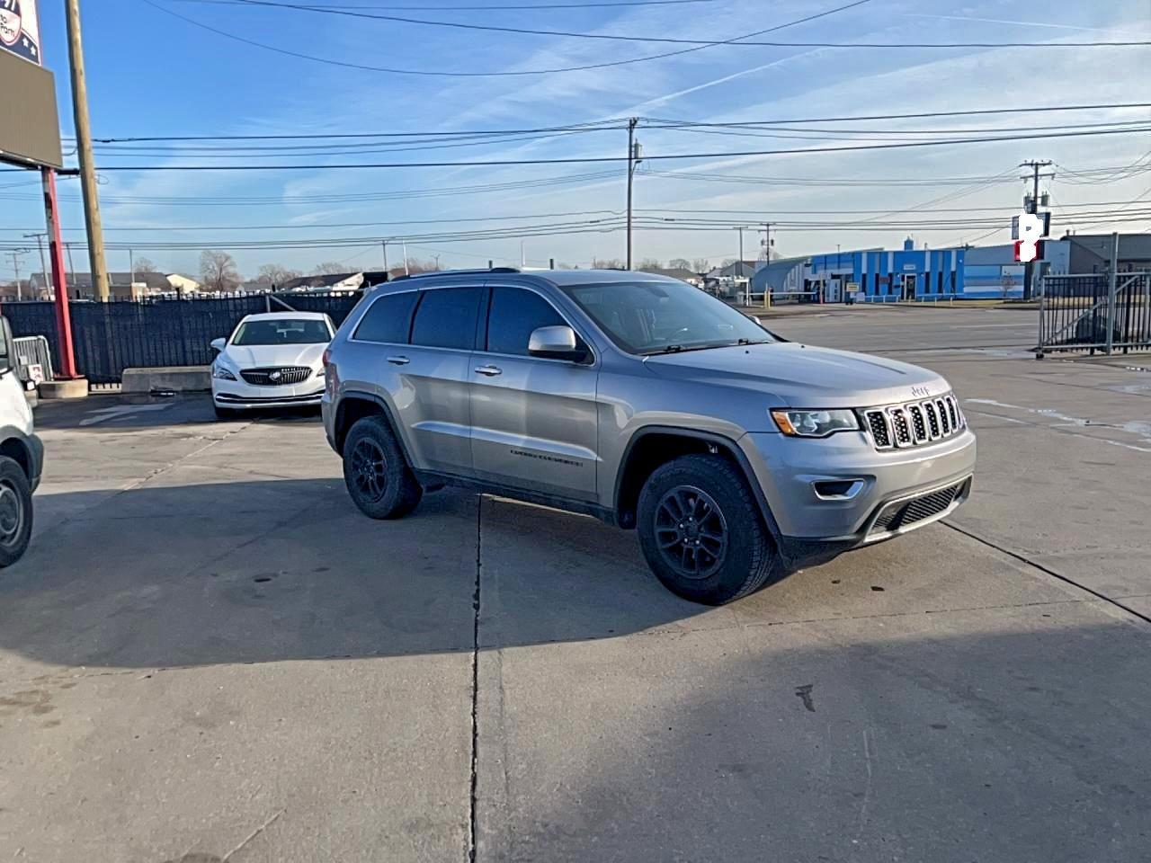 Jeep Grand Cherokee Laredo Image 1