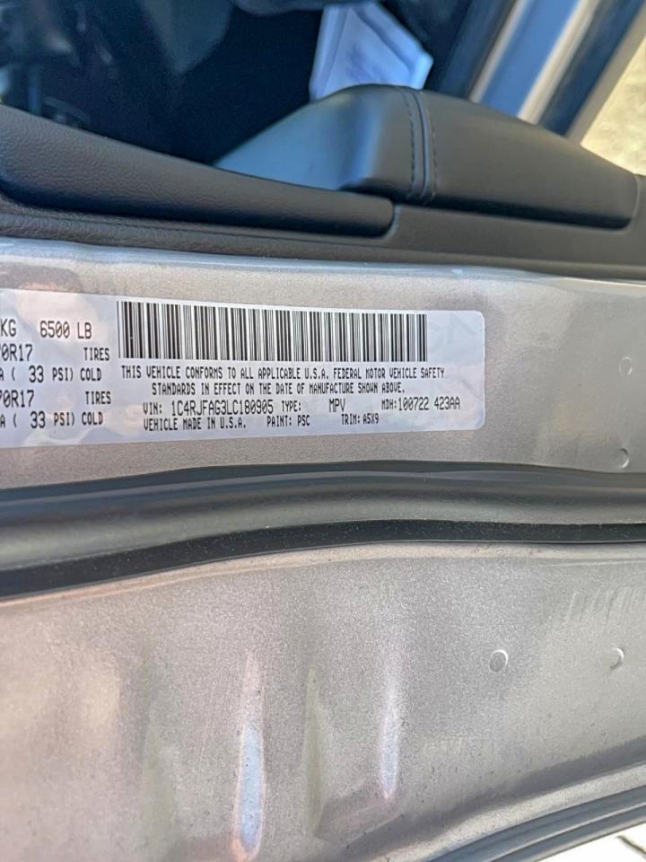 Jeep Grand Cherokee Laredo Image 2