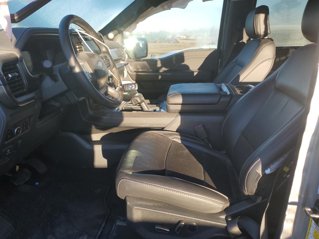 Ford F-150 Lariat Image 4