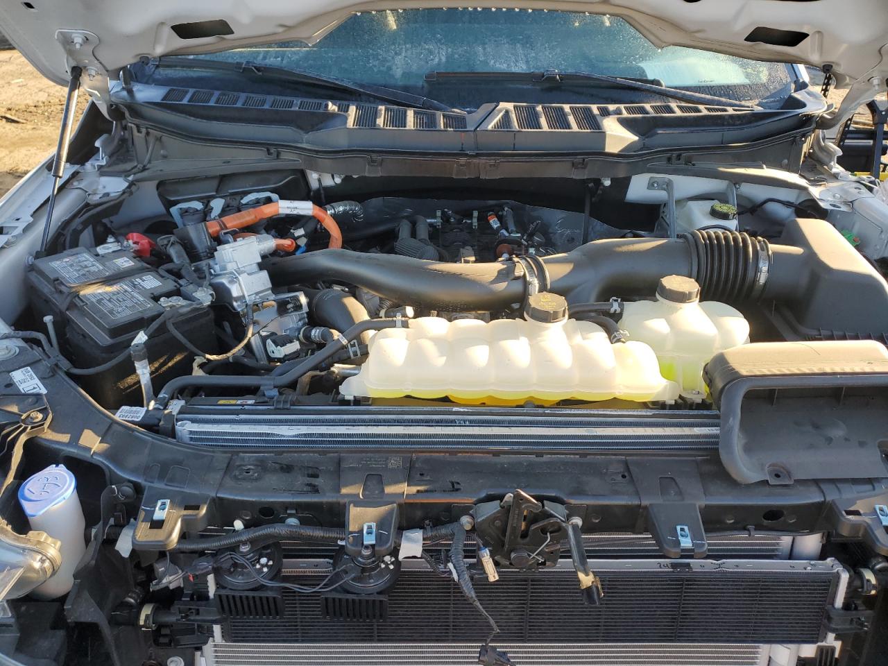 Ford F-150 Lariat Image 11