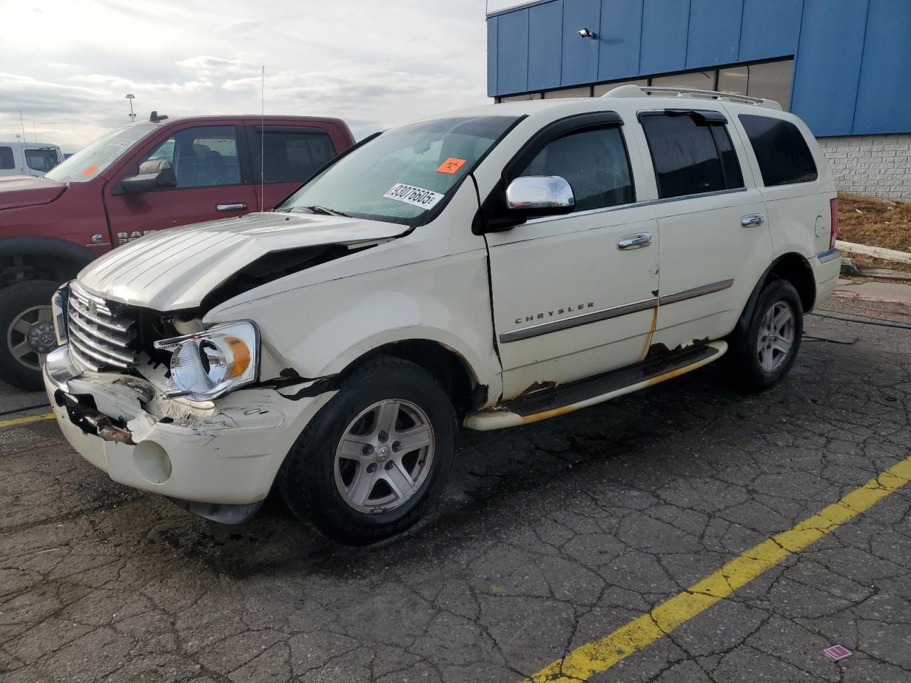 Chrysler Aspen Limited Image 1