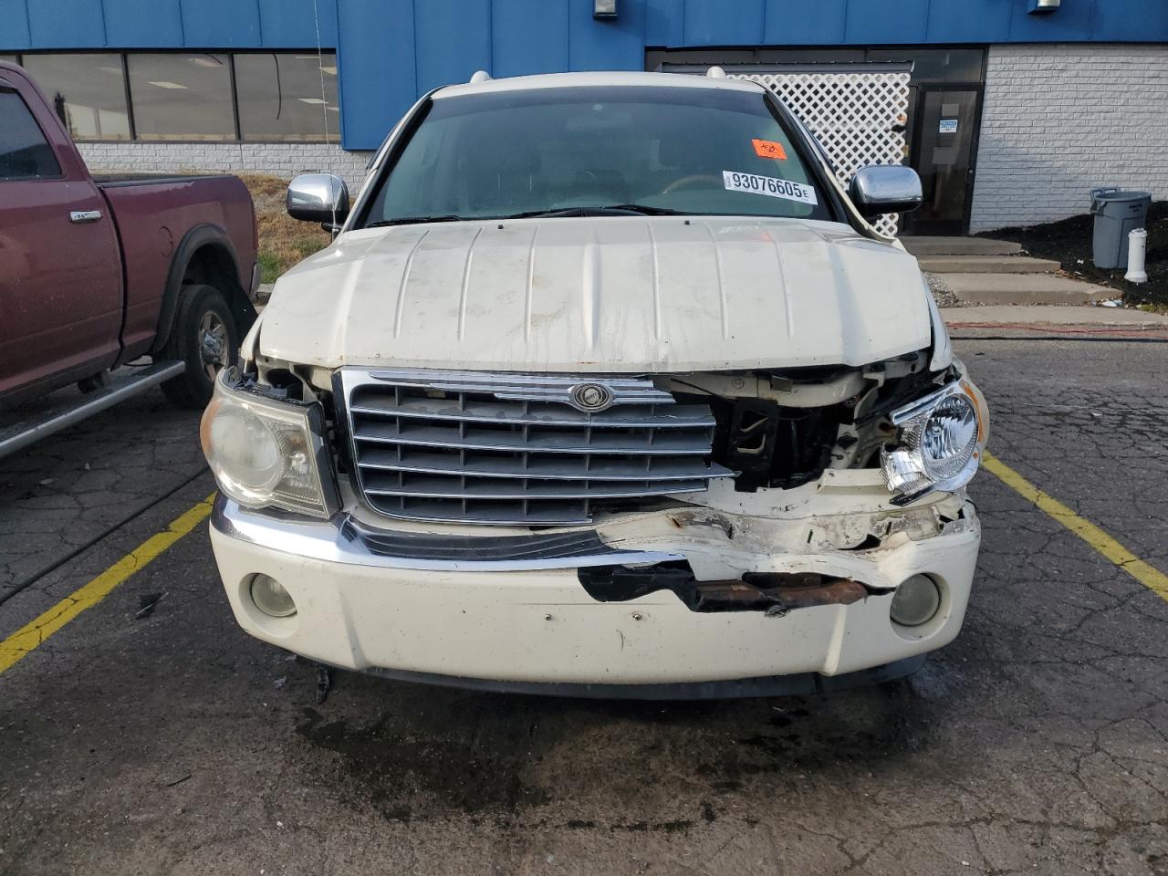 Chrysler Aspen Limited Image 4