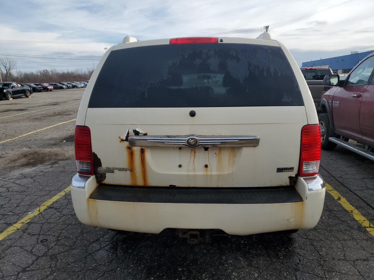 Chrysler Aspen Limited Image 6