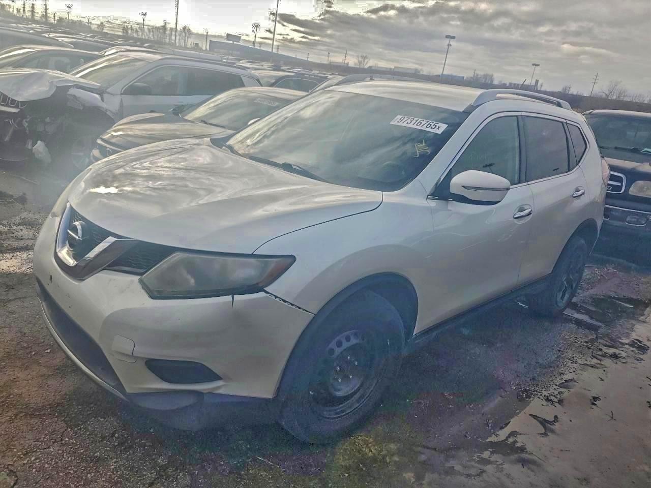 Nissan Rogue S Image 1