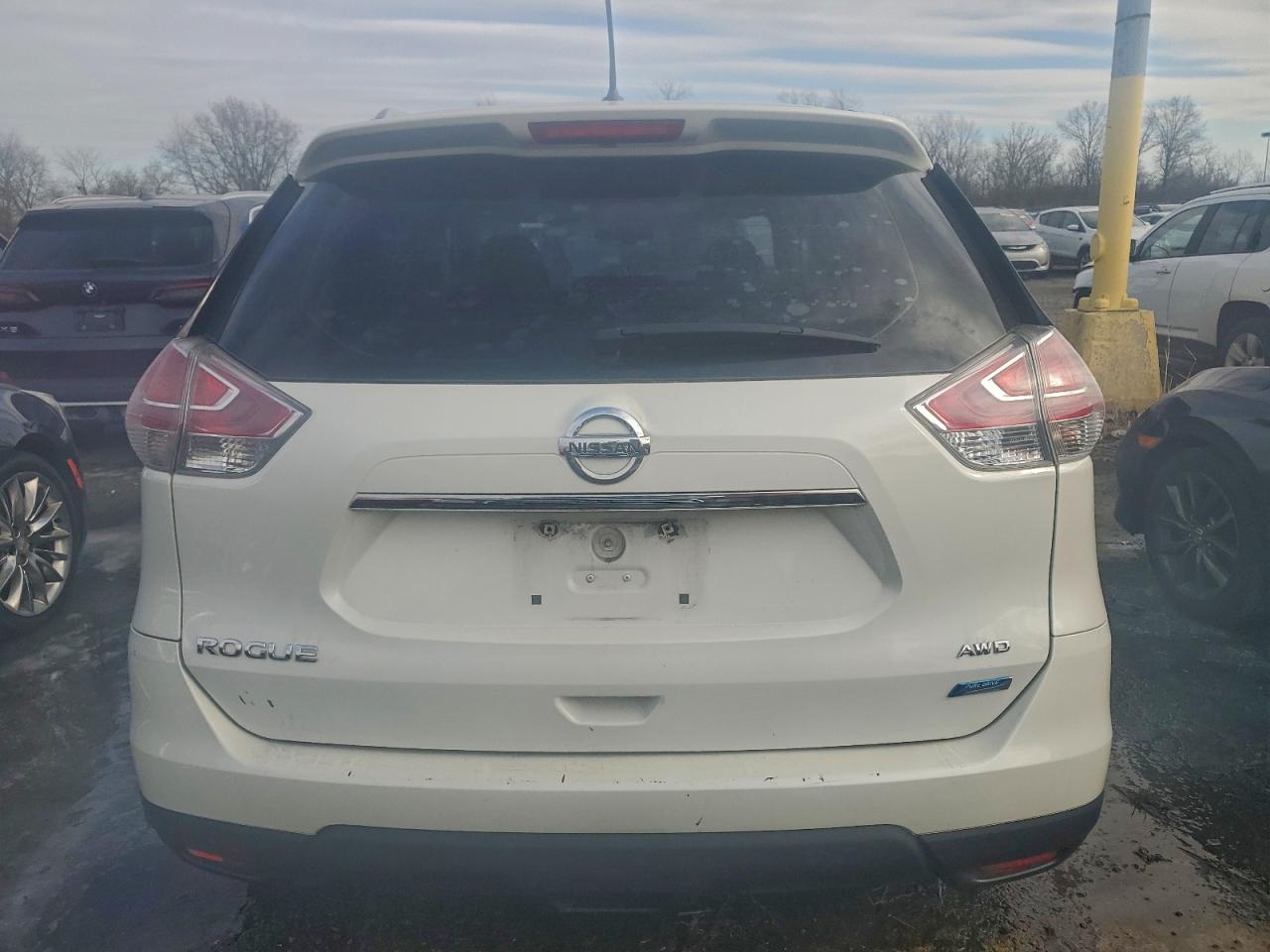 Nissan Rogue S Image 5
