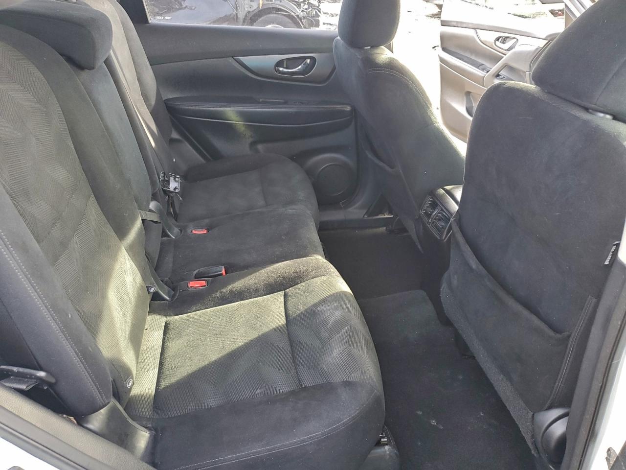 Nissan Rogue S Image 9