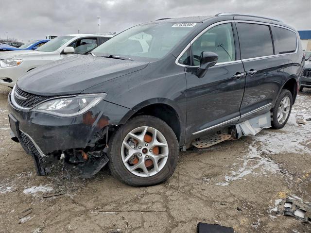  Salvage Chrysler Pacifica