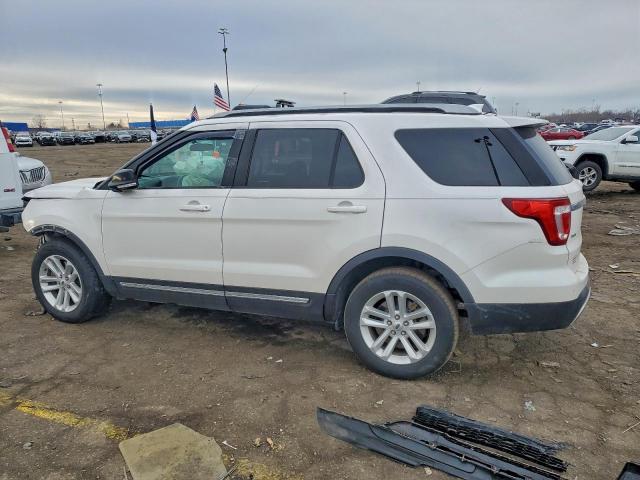 Ford Explorer Xlt Image 3