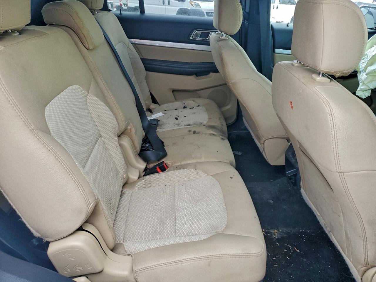 Ford Explorer Xlt Image 10