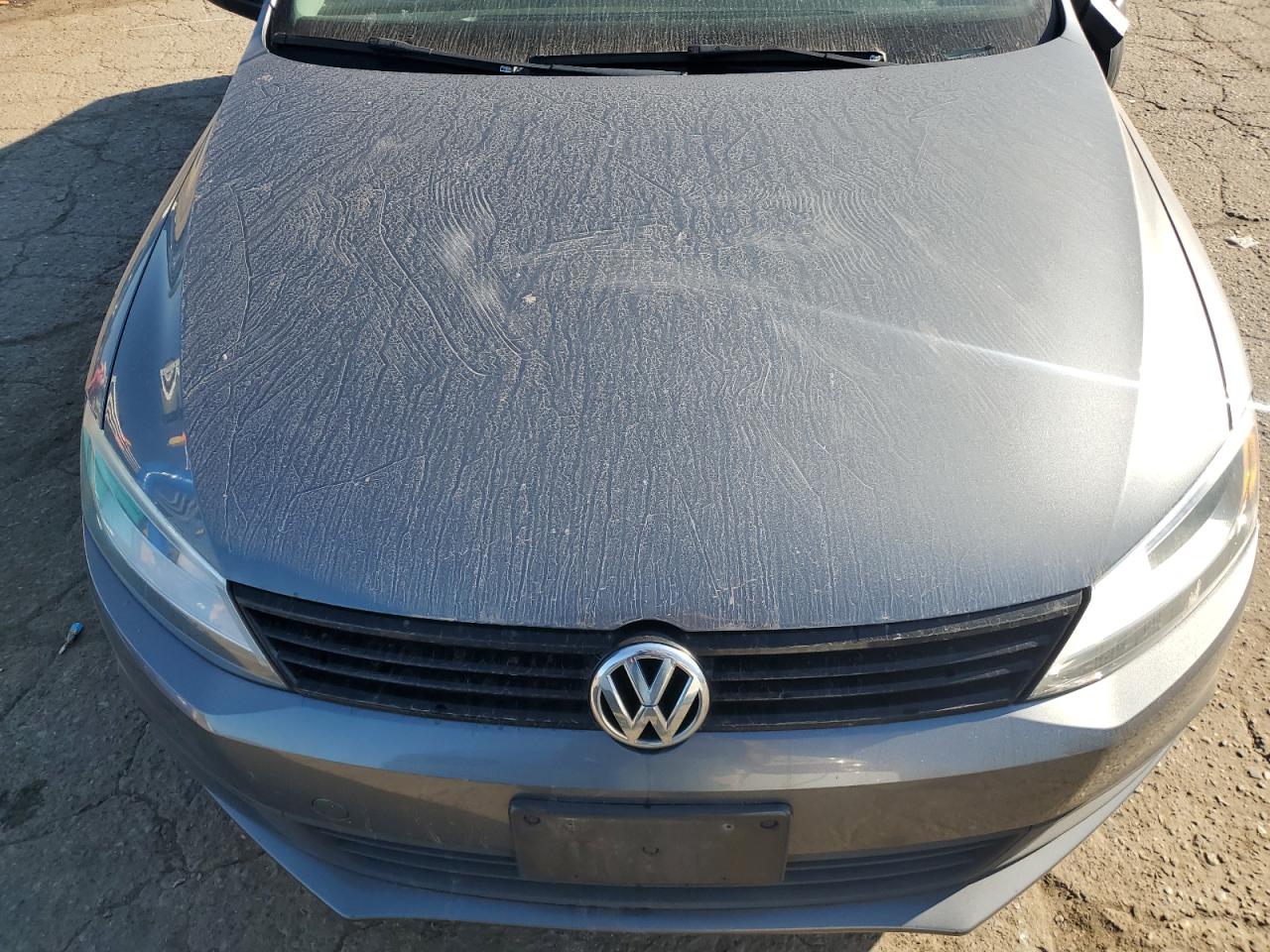 Volkswagen Jetta Base Image 12