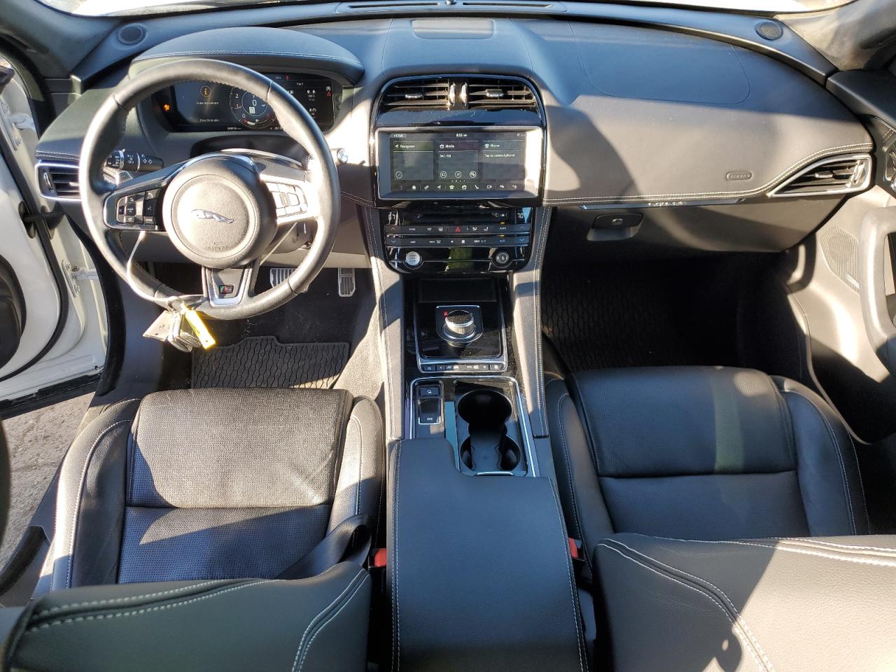 Jaguar F-PACE S Image 10