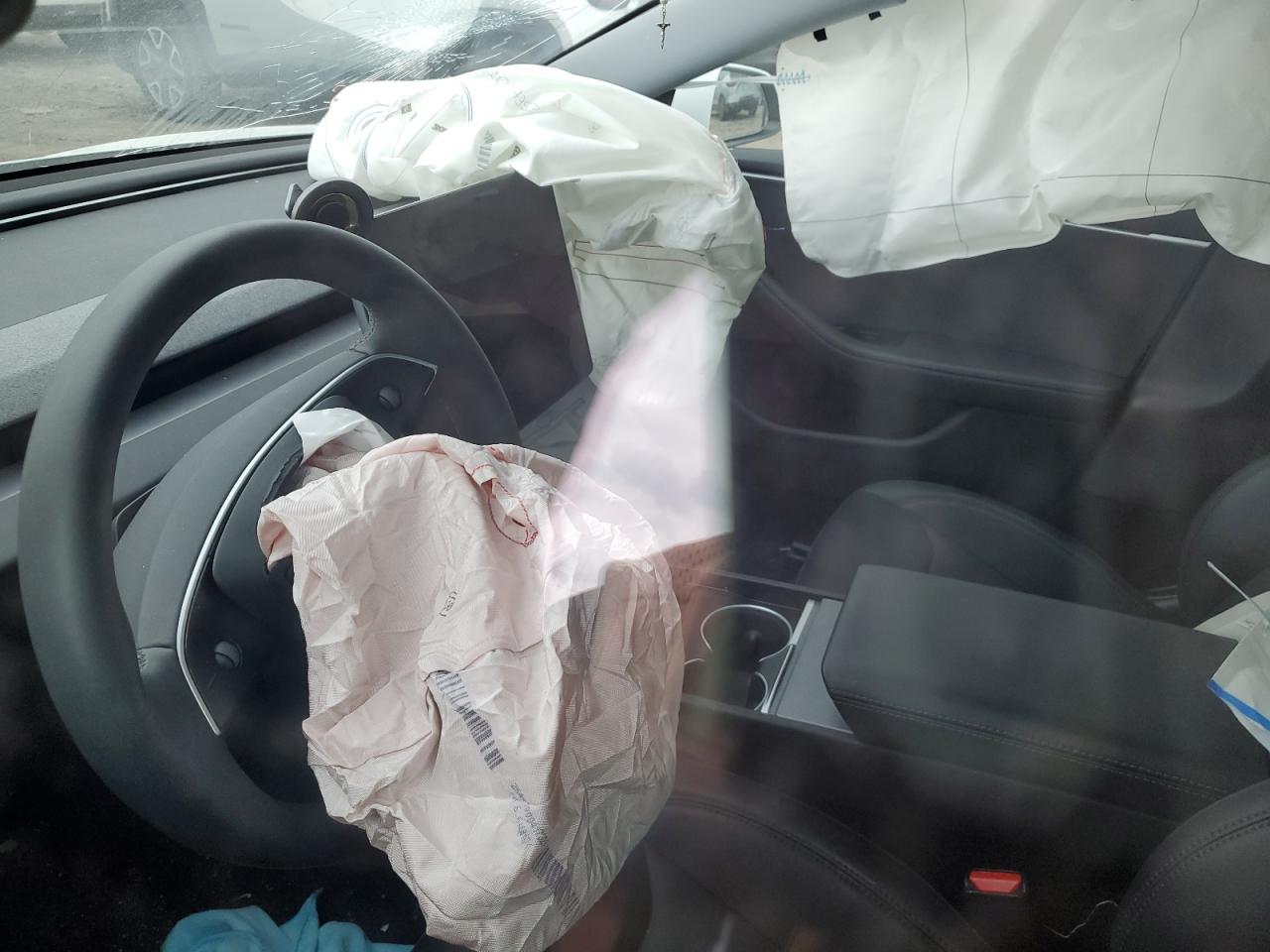 Tesla Model 3 Image 11