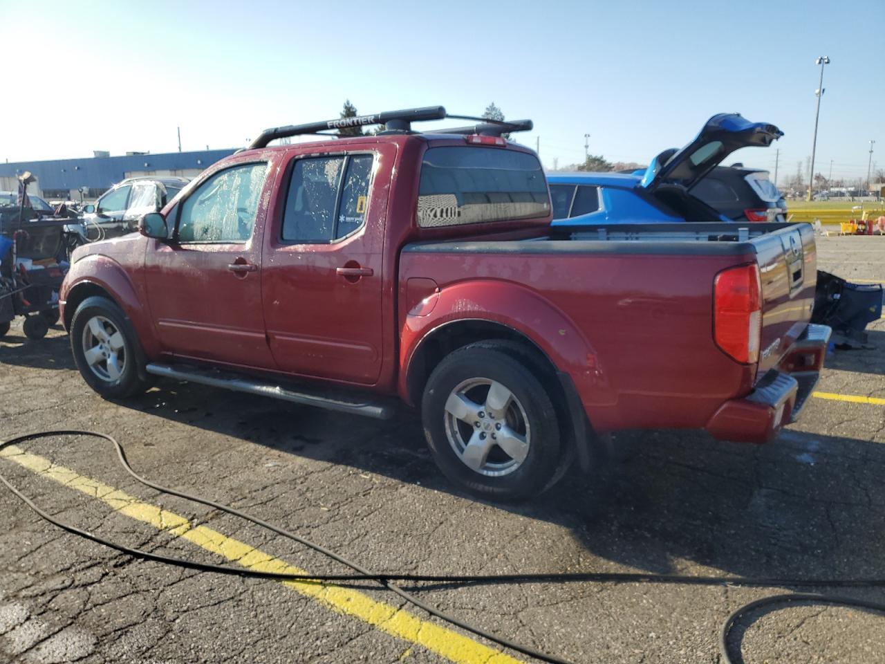 Nissan Frontier Crew Cab Le Image 3