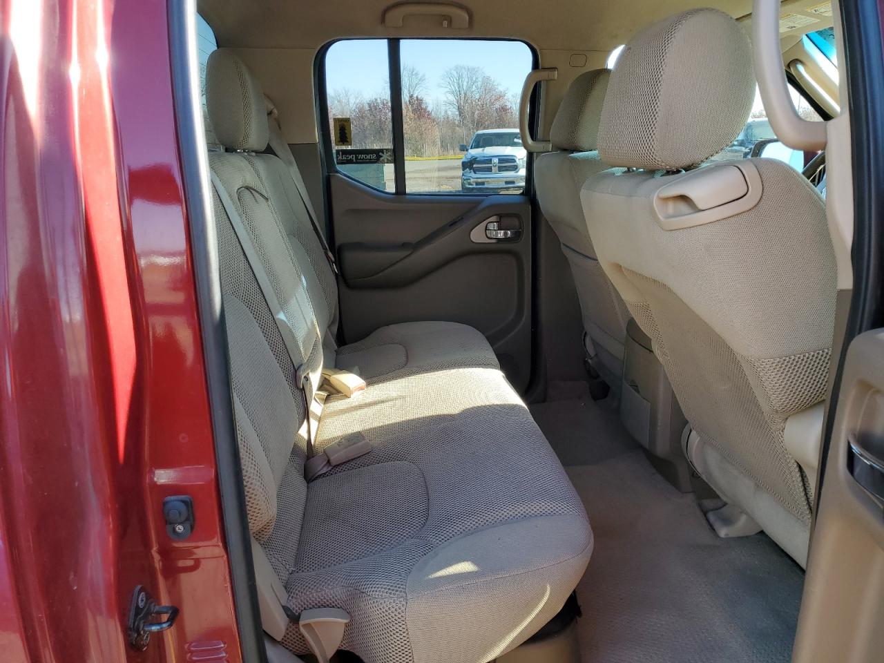 Nissan Frontier Crew Cab Le Image 12