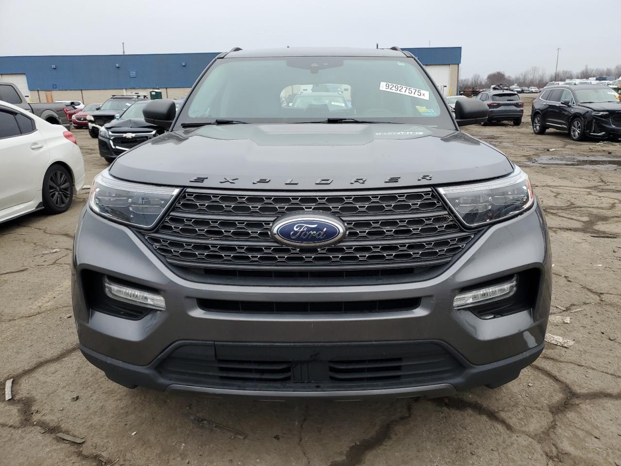 Ford Explorer Xlt Image 6