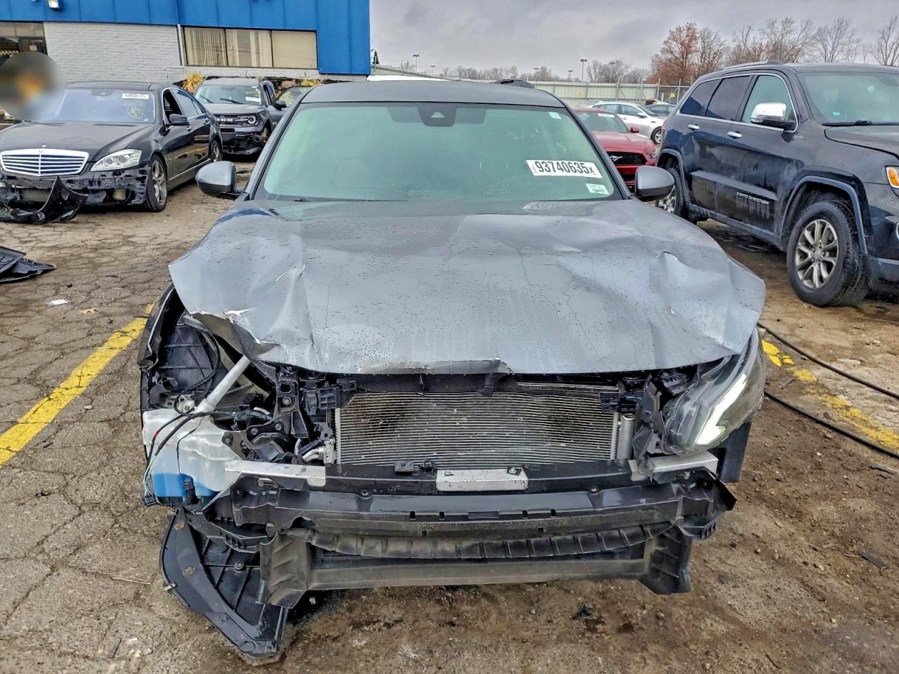 Nissan Altima S Image 10