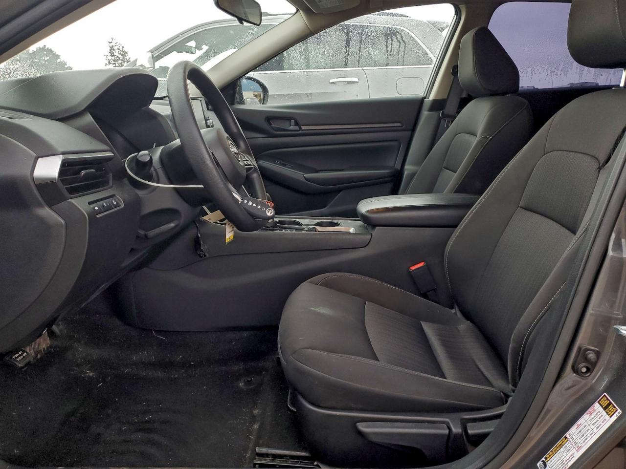 Nissan Altima S Image 7