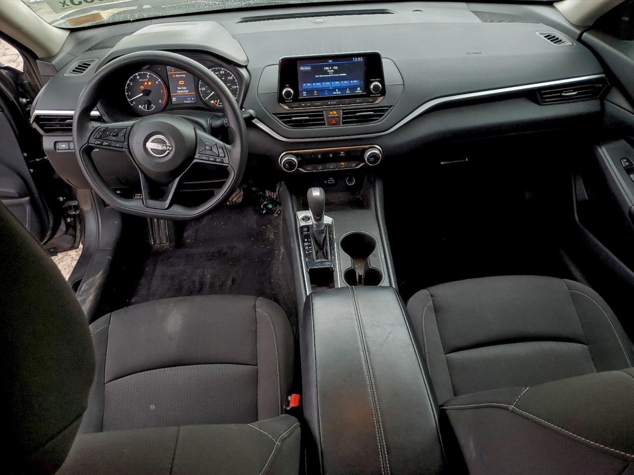 Nissan Altima S Image 11