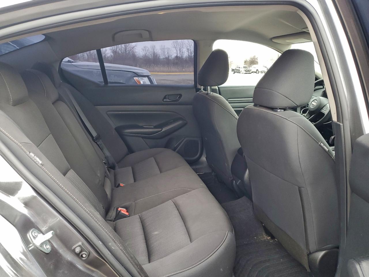 Nissan Altima S Image 8