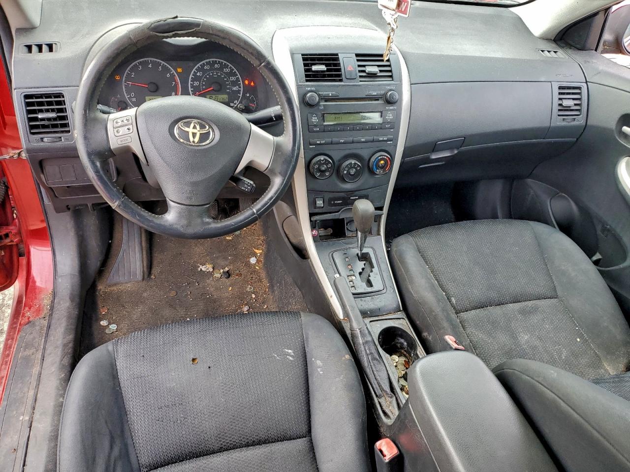 Toyota Corolla Base Image 12