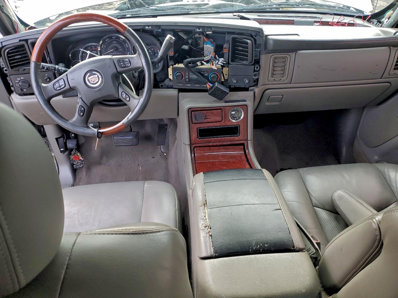 Cadillac Escalade Ext Image 7