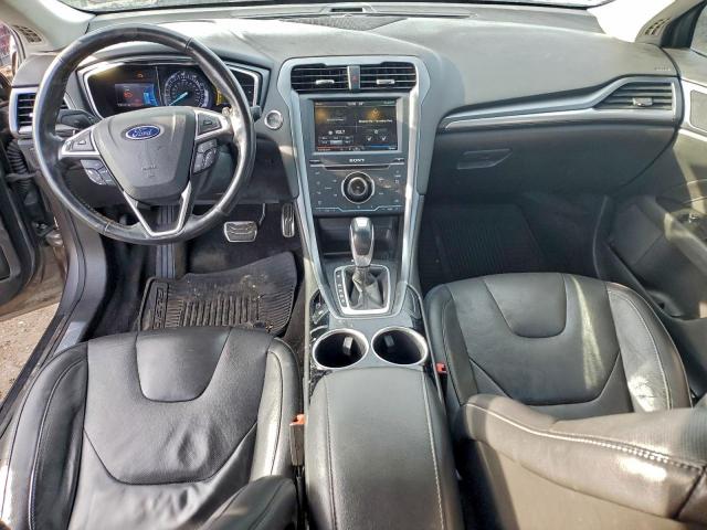 Ford Fusion Titanium Image 2