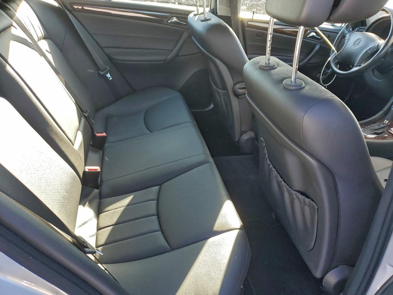 Mercedes-Benz C-Class 280 Image 11