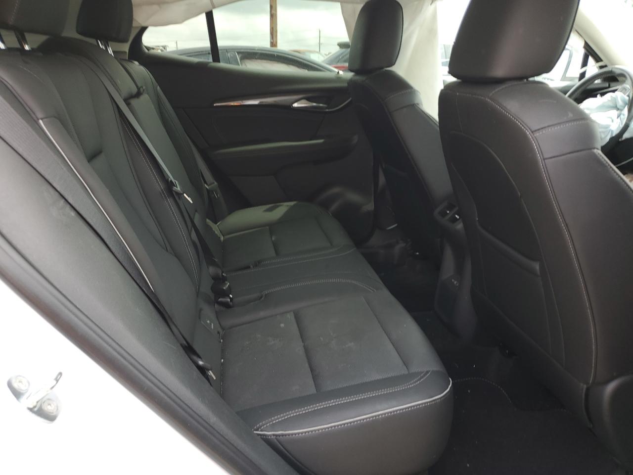 Buick Envision Essence Image 11