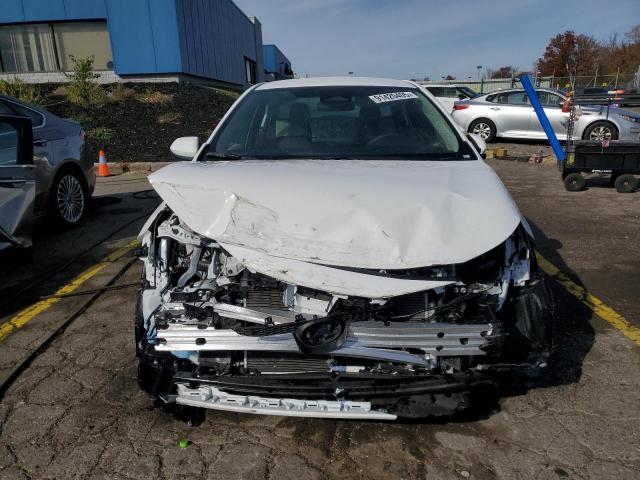 Toyota Corolla Le Image 10