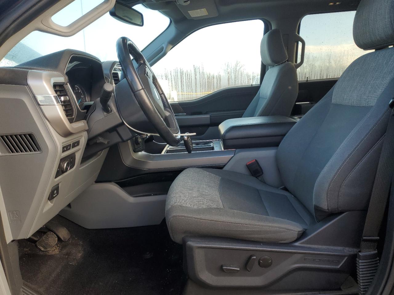 Ford F-150 Supercrew Image 11