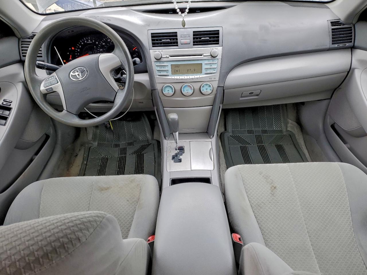 Toyota Camry Ce Image 8
