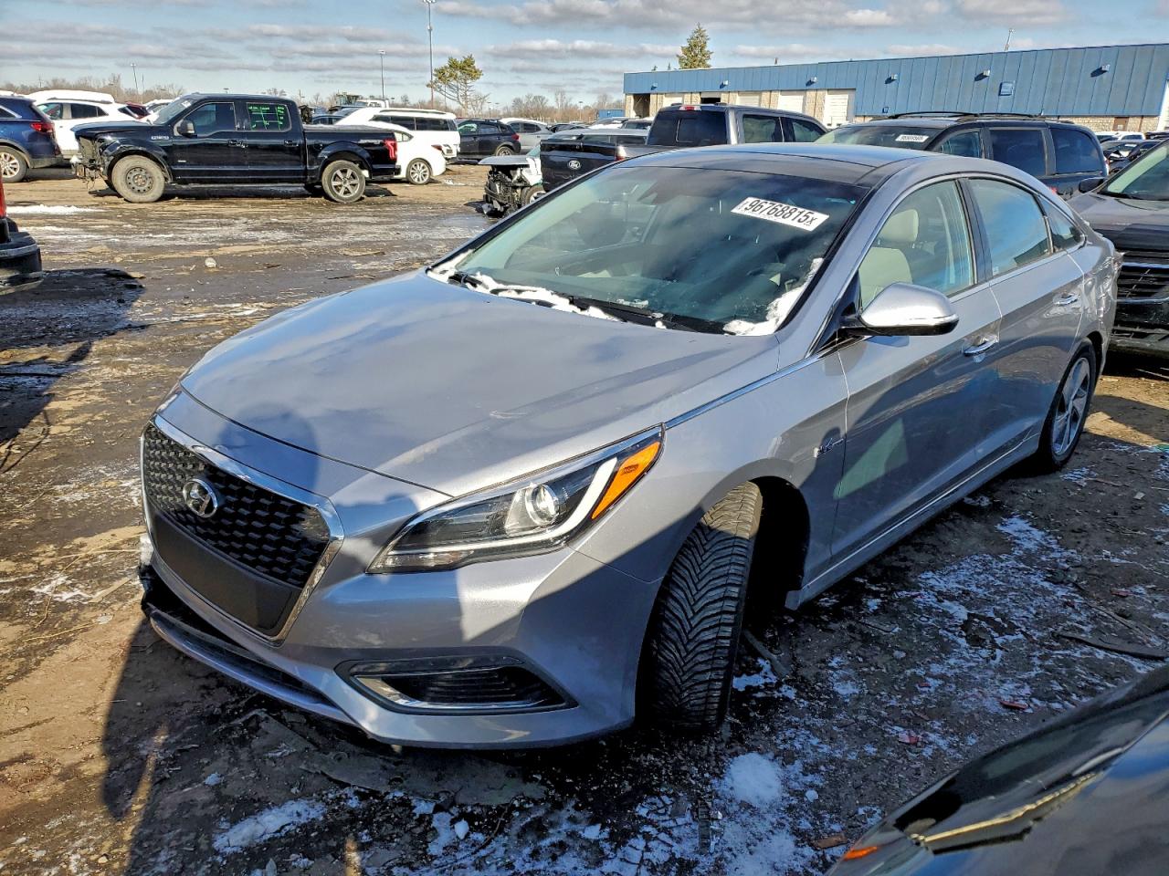 Hyundai SONATA Hybrid Image 1