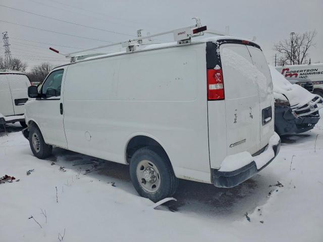 Chevrolet Express Image 3