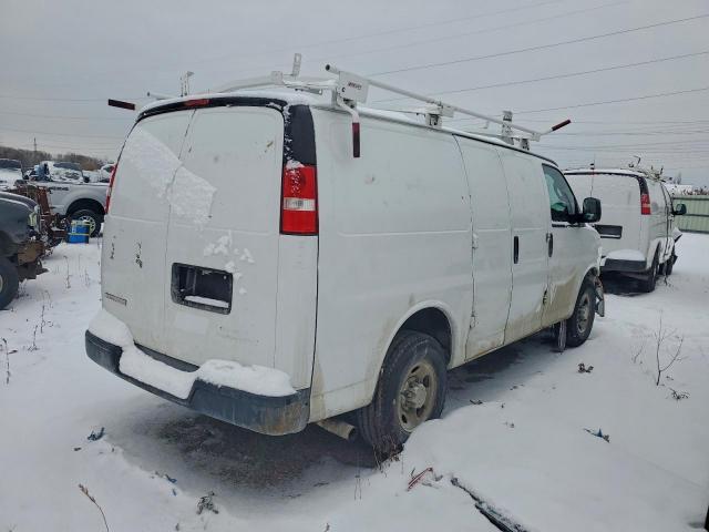 Chevrolet Express Image 2